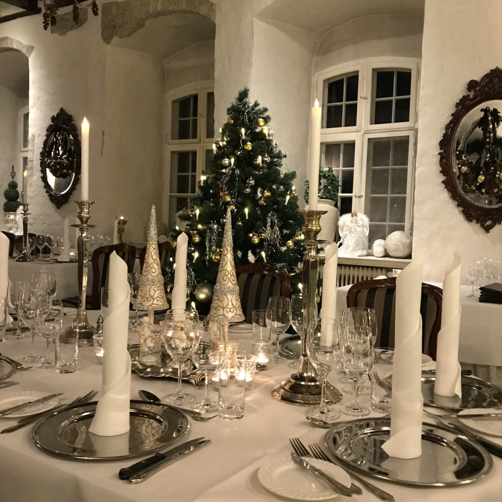 Julefrokost på Kokkedal Slotshotel – firmajulefrokost i historiske omgivelser nær Aalborg